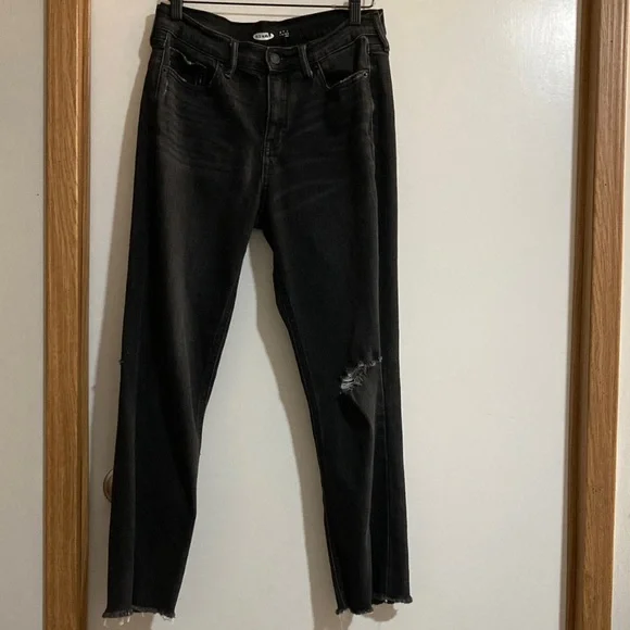 Old Navy Black Skinny Jeans with Distressed Knee - Picture 1 of 8